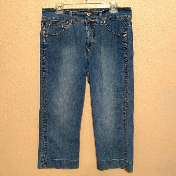 Gloria Vanderbilt Women's Size 12 Blue Mid-Rise Straight Leg Capri Denim Jeans - Picture 1 of 11